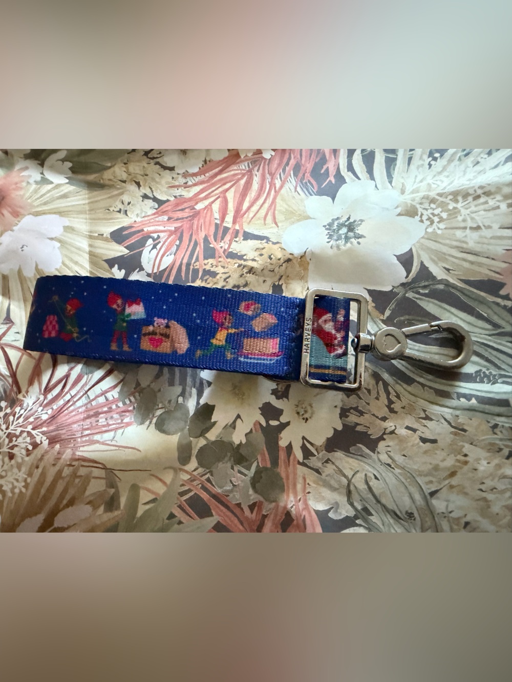Harveys Seatbelt Workshop
Winter Christmas Elf
Holidays CNG Keychain - Picture 2 of 2